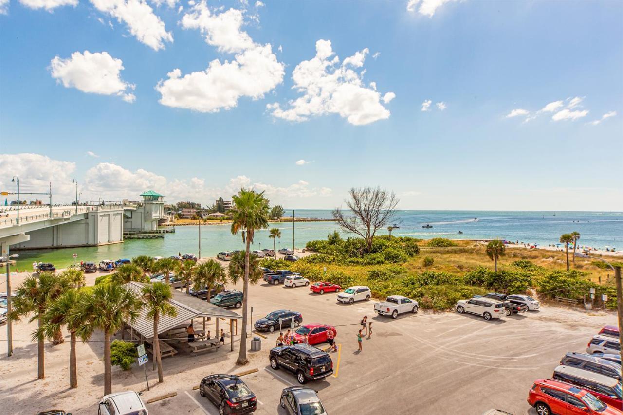 305 Beach Place Condos St. Pete Beach Exterior photo